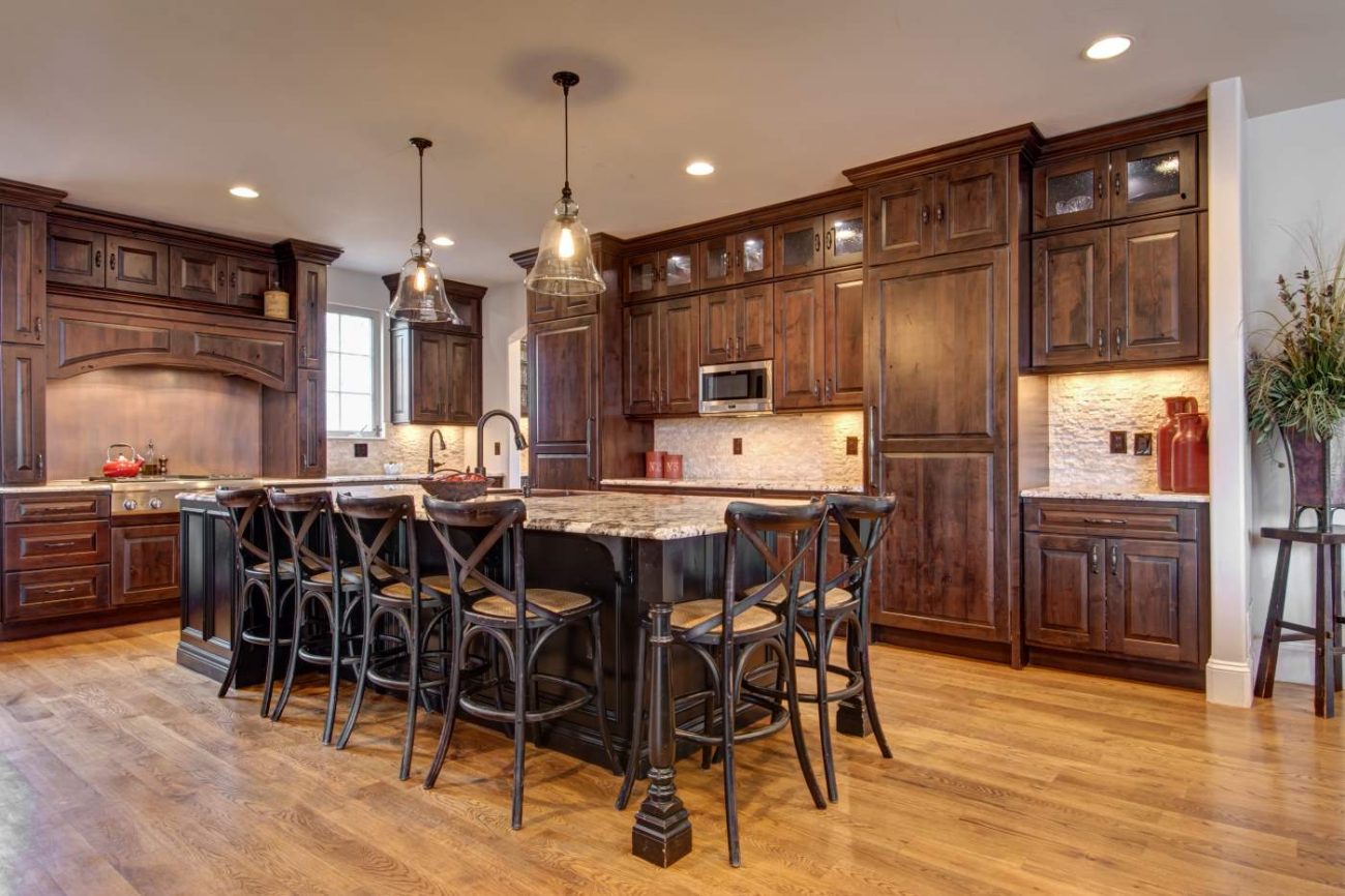Traditional kitchen by Crestwood Cabinets
