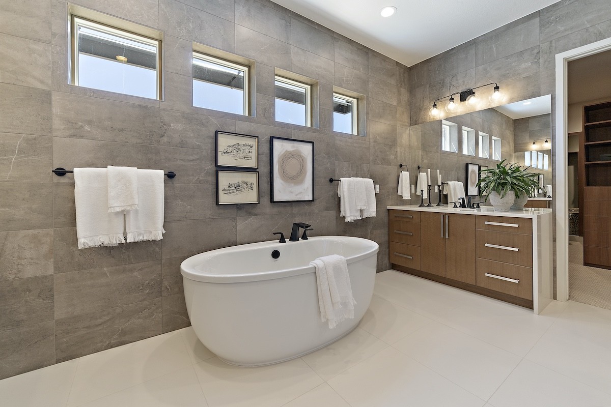 Infinity Homes Master Bathroom Bath